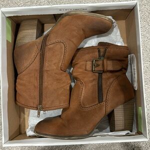 Steve Madden Trysten cognac boots with heel, size 7